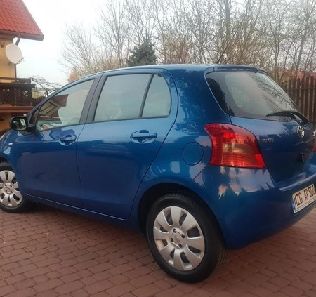 Toyota Yaris cena 16900 przebieg: 192000, rok produkcji 2007 z Staszów małe 497